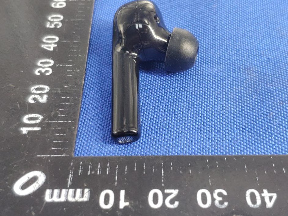 Wireless Earbuds with Charging Case - FCC ID 2AWHJ-AIR-2 - ADX LABS, INC (3)