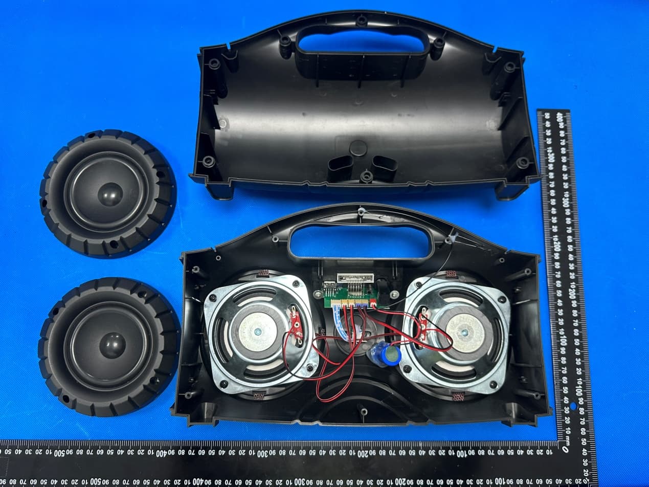 Portable Multifunction Light up Wireless Speaker - FCC ID 2AWHS-YSBS0341 - YOUNGSTAR ELECTRONIC CO., LIMITED (3)