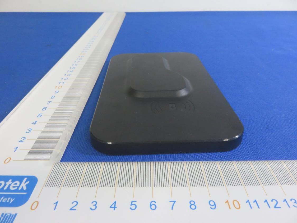Wireless Charger - FCC ID 2AWKQWR-1C - YUJET INTERNATIONAL CORPORATION LIMITED (4)