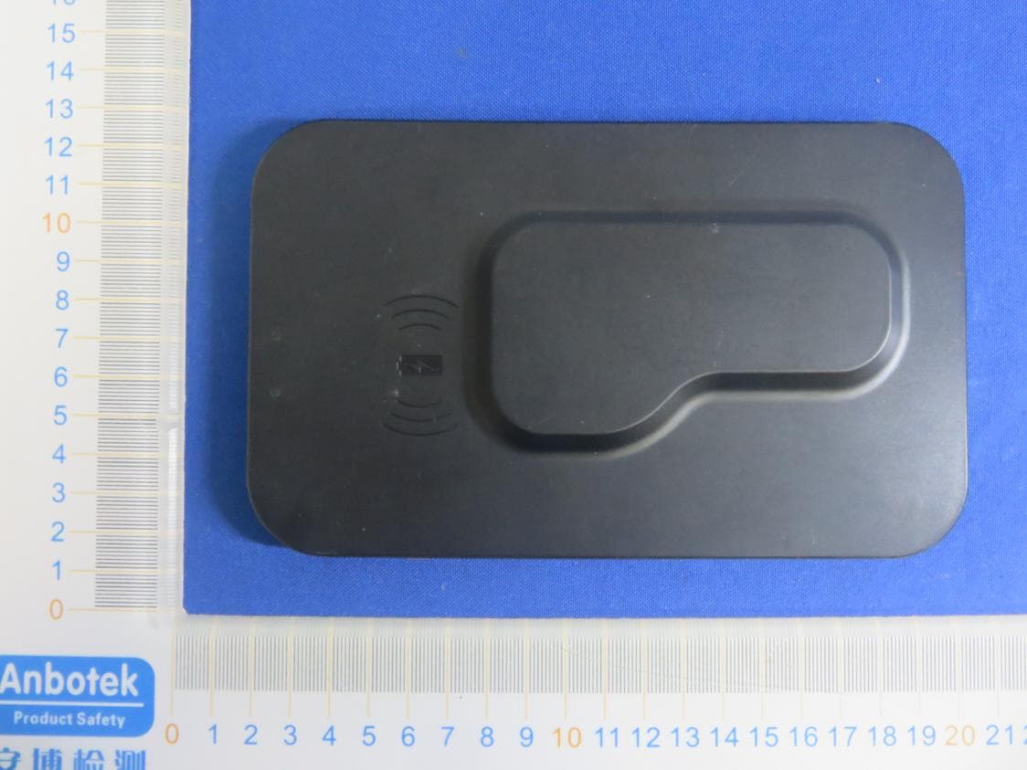 Wireless Charger - FCC ID 2AWKQWR-1C - YUJET INTERNATIONAL CORPORATION LIMITED (2)