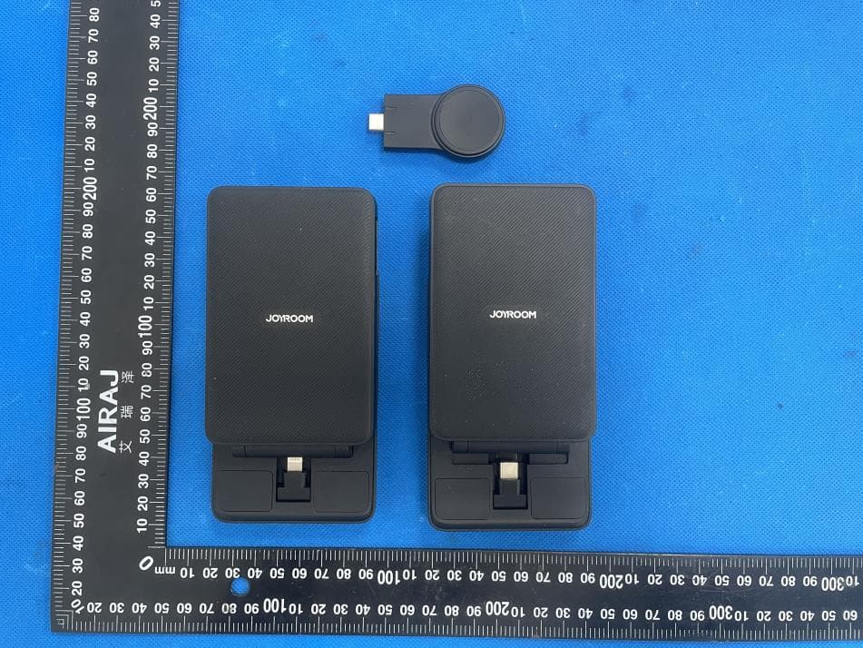 4-in-1 Foldable Charging Station - FCC ID 2AWL2-JR-WQS02 - SHENZHEN NITO POWER SOURCE TECHNOLOGY CO.,LTD. (3)