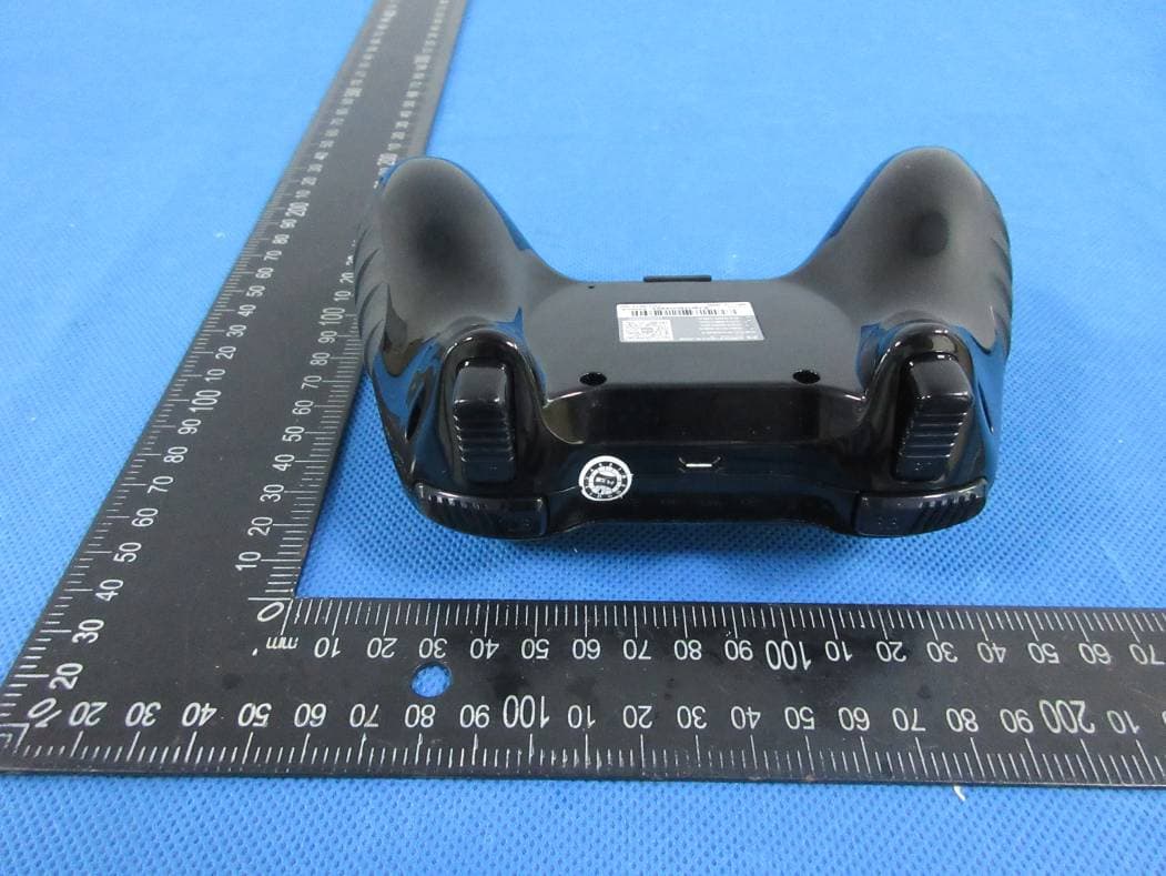 BEITONG ASURA 2 WIRELESS GAMEPAD - FCC ID 2AWMK-BTP-2185T2 - Guangzhou Pinzhong Electronic Technology Co.,Ltd. (5)