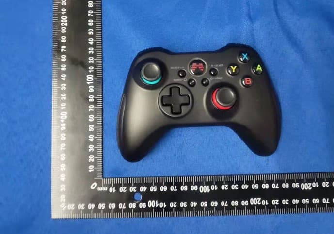 BEITONG ASURA 2 GAME CONTROLLER MULTI-MODE - FCC ID 2AWMK-BTP-2585NS - Guangzhou Pinzhong Electronic Technology Co.,Ltd. (2)