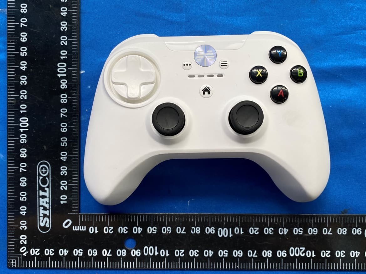 A game controller made for ios - FCC ID 2AWMK-BTP-MK - Guangzhou Pinzhong Electronic Technology Co.,Ltd.