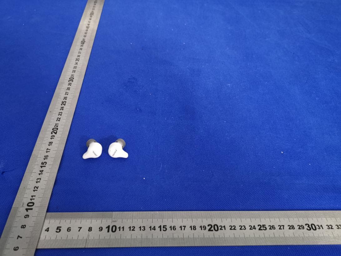 true wireless Bluetooth earbuds - FCC ID 2AWNZ-SE-16S - Shenzhen Sanerzhi Chuang Technology Co. Ltd. (3)