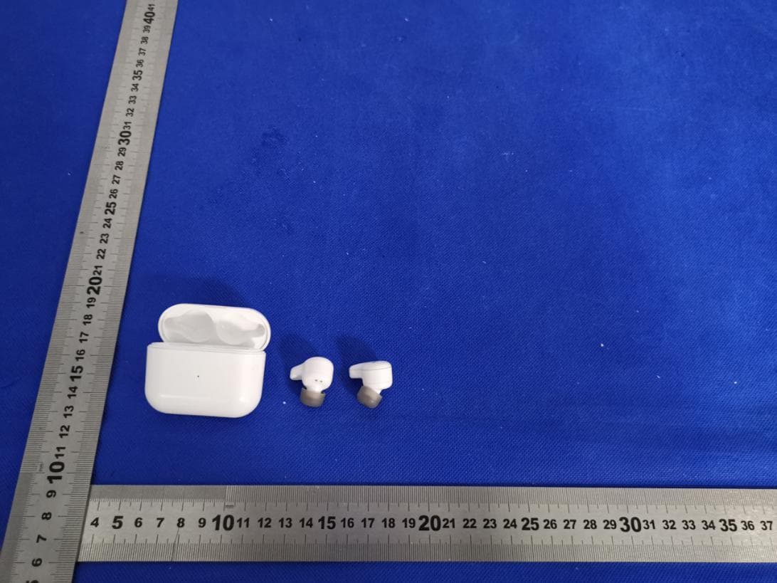 true wireless Bluetooth earbuds - FCC ID 2AWNZ-SE-16S - Shenzhen Sanerzhi Chuang Technology Co. Ltd. (5)