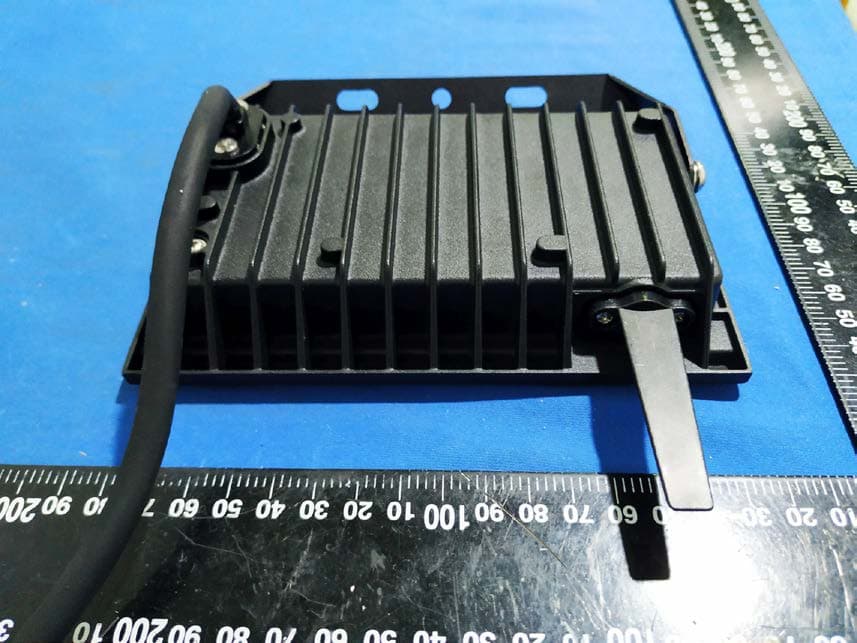 Smart LED Flood Light - FCC ID 2AWONNTF80 - Shenzhen Ustellar Technology Ltd. (3)