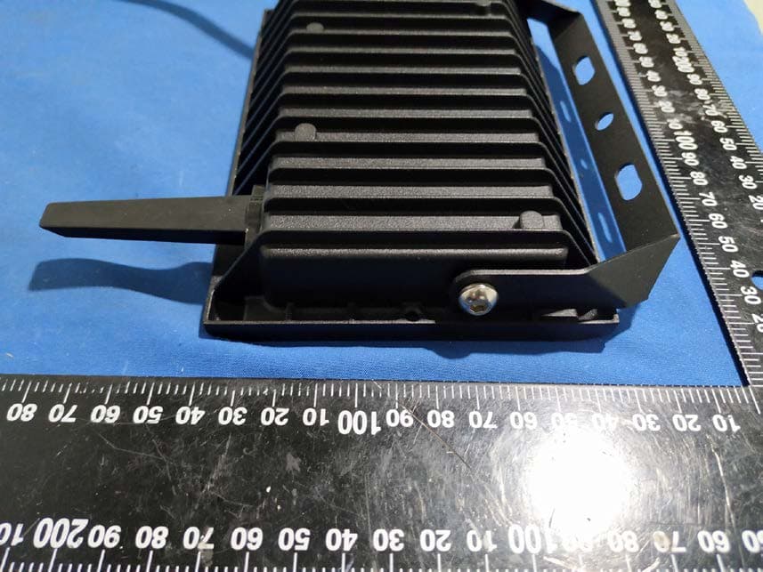 Smart LED Flood Light - FCC ID 2AWONNTF80 - Shenzhen Ustellar Technology Ltd.