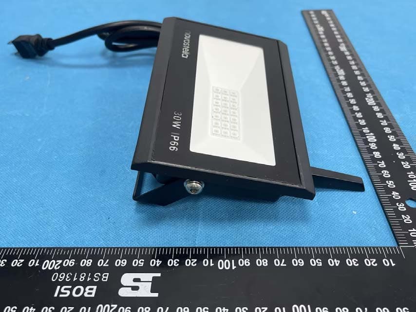 Smart Flood Light - FCC ID 2AWONNTF80C - Shenzhen Ustellar Technology Ltd. (3)
