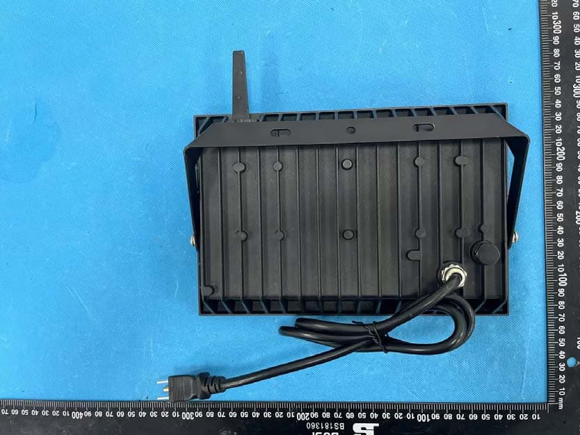 Smart Flood Light - FCC ID 2AWONNTF81C - Shenzhen Ustellar Technology Ltd.