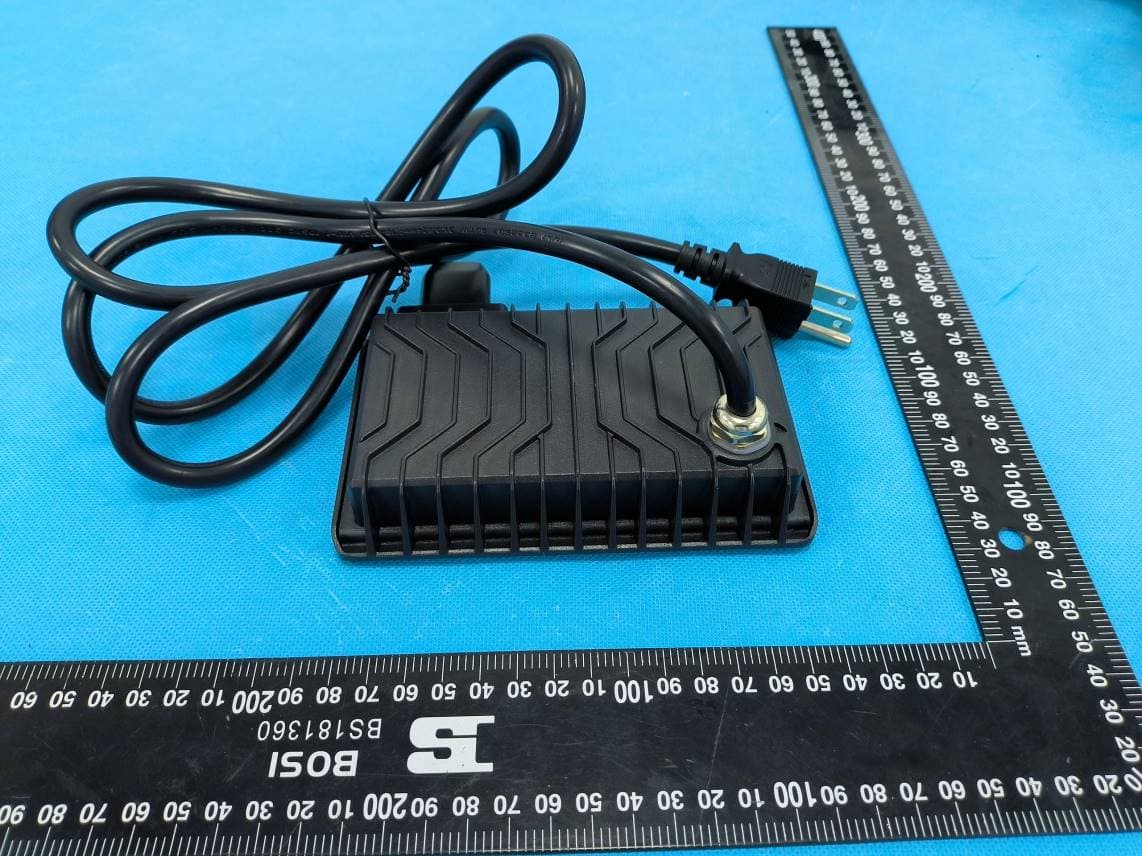 Smart Flood Light - FCC ID 2AWONNTF96 - Shenzhen Ustellar Technology Ltd. (3)