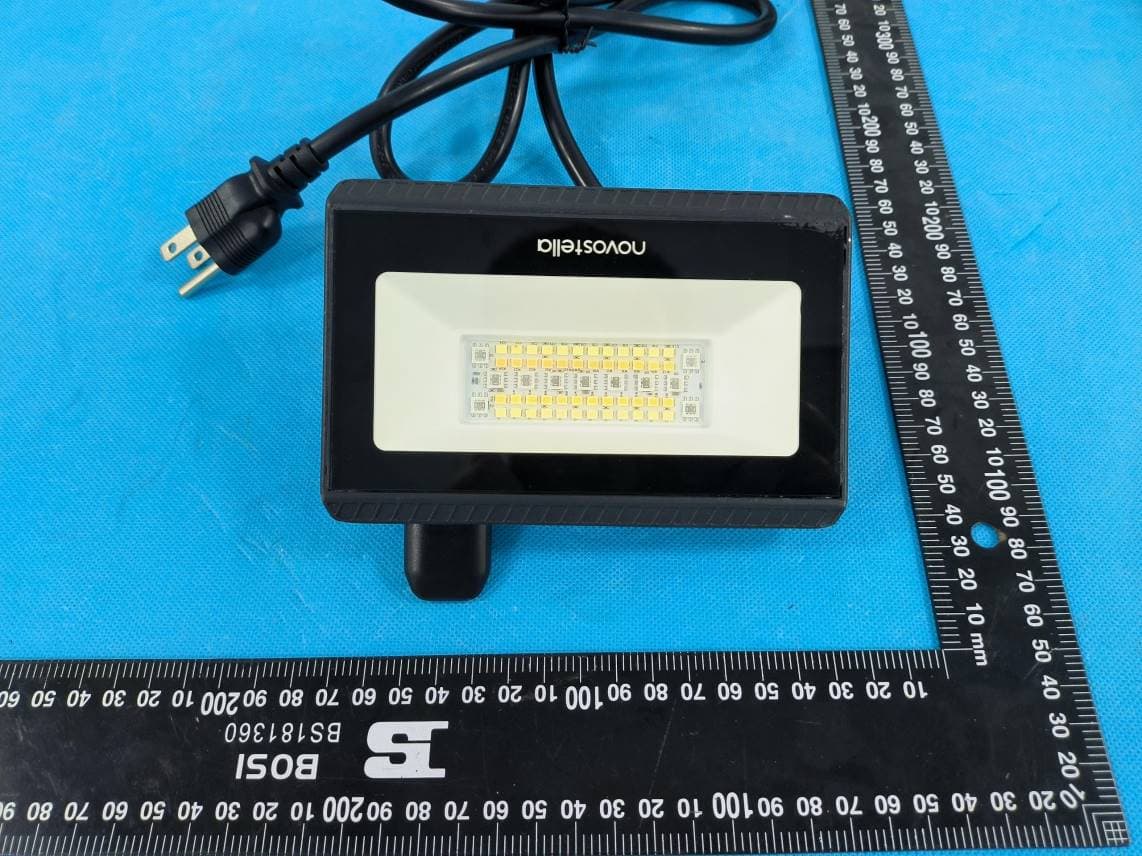 Smart Flood Light - FCC ID 2AWONNTF96 - Shenzhen Ustellar Technology Ltd. (4)