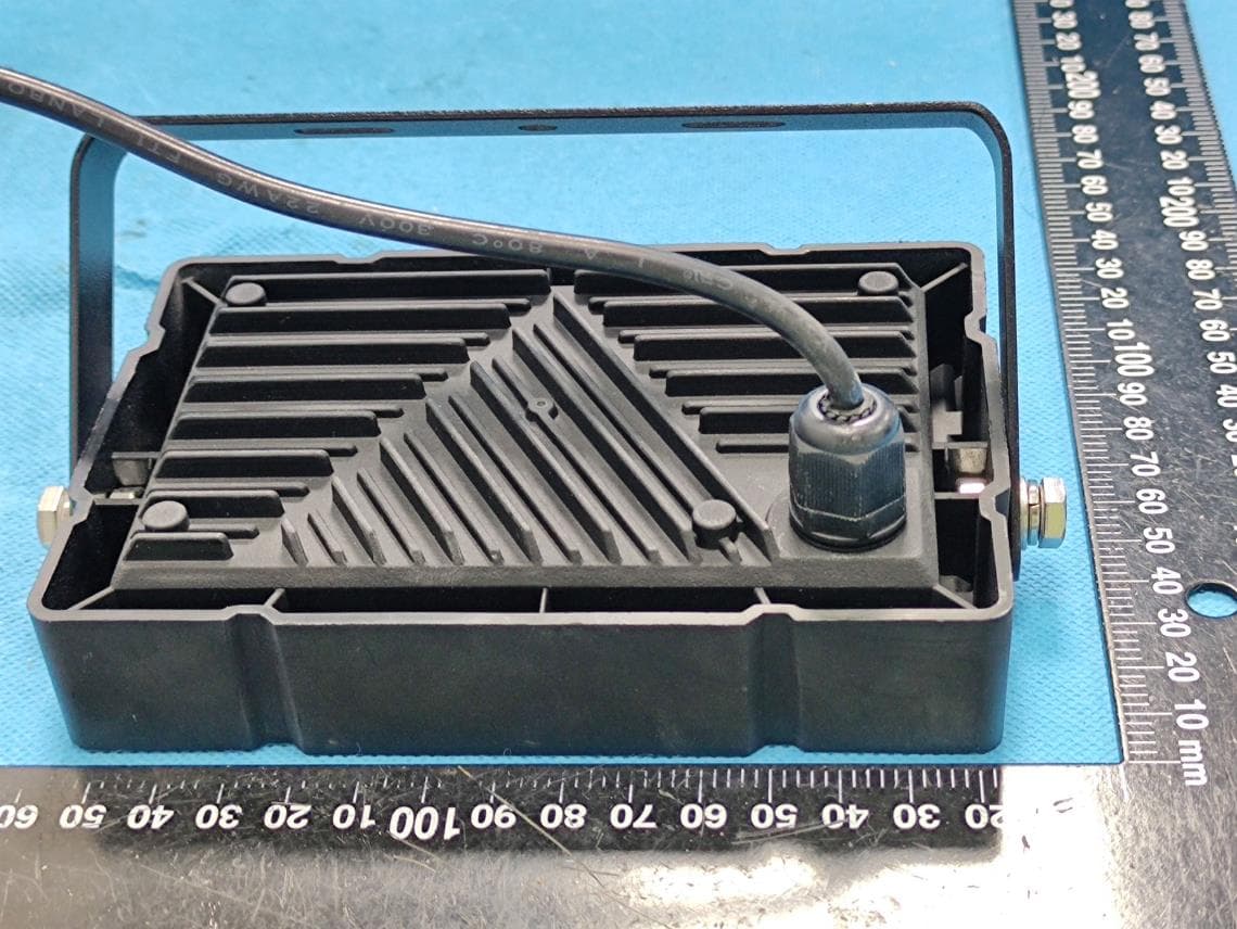 Smart LED Flood Light - FCC ID 2AWONUT88875 - Shenzhen Ustellar Technology Ltd. (5)