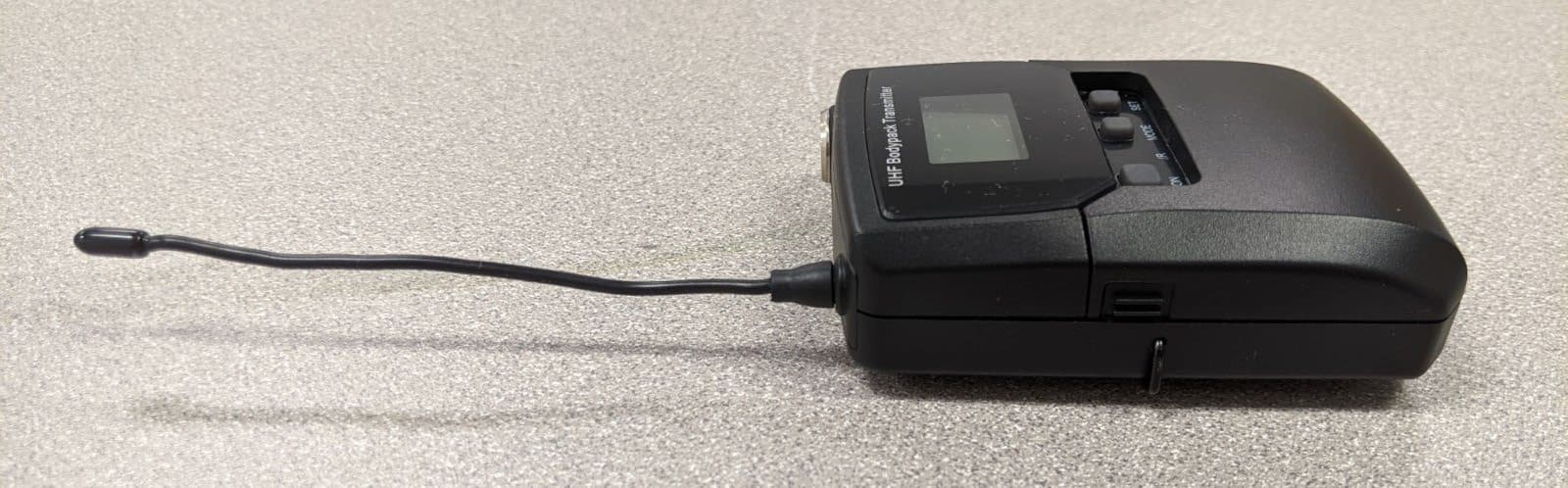 Bodyworn Wireless Microphone - FCC ID 2AWPDAVTBPT1 - Kingdom Inc. (4)