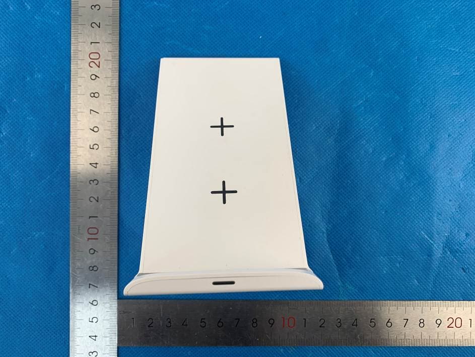 WIRELESS CHARGING STAND - FCC ID 2AWSN-WCS02 - Shenzhen Topband Battery Co., Ltd. (5)