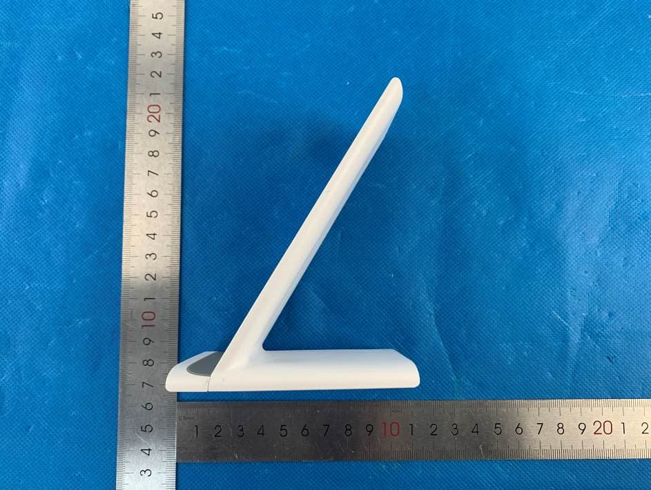 WIRELESS CHARGING STAND - FCC ID 2AWSN-WCS02 - Shenzhen Topband Battery Co., Ltd. (2)