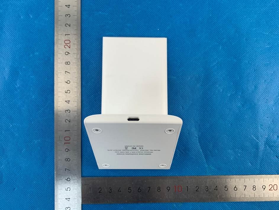 WIRELESS CHARGING STAND - FCC ID 2AWSN-WCS02 - Shenzhen Topband Battery Co., Ltd. (4)