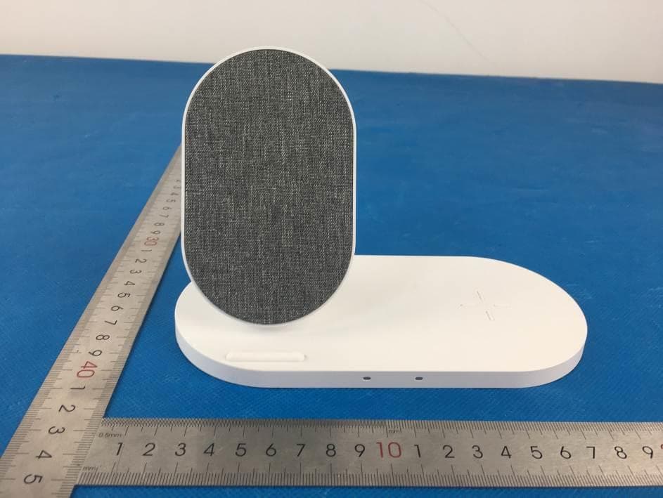 Wireless Charging Stand - FCC ID 2AWSN-WCS07 - Shenzhen Topband Battery Co., Ltd.