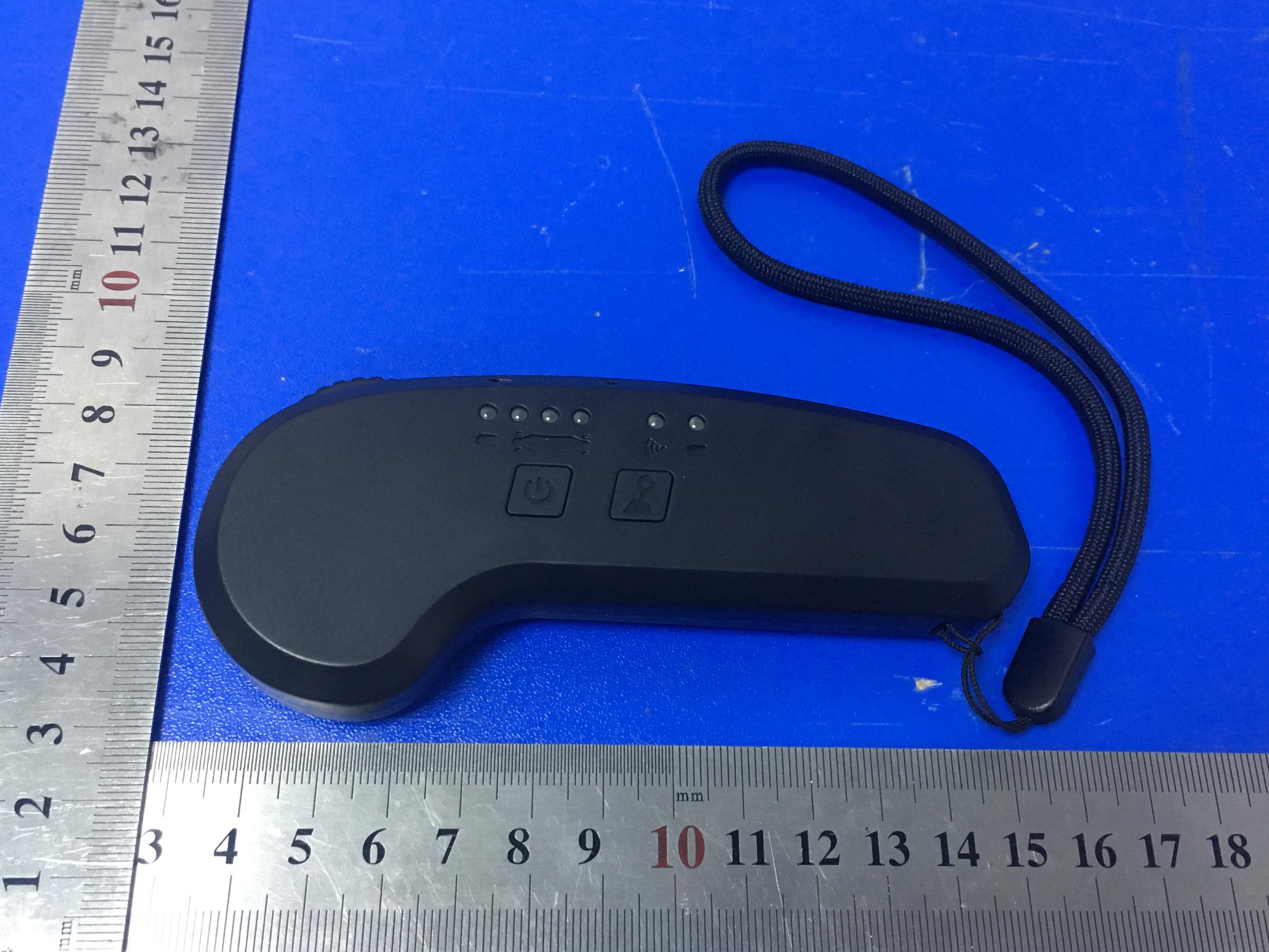 Electric skateboard - FCC ID 2AWSQ-FHKJIDEF0011 - Zhejiang Moovi Technology Co.,Ltd.
