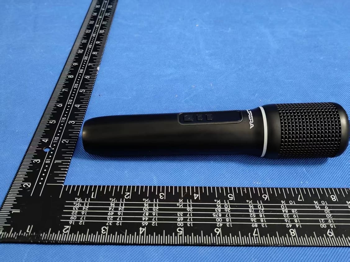 Wireless Microphone - FCC ID 2AWUX-HVM-002 - Guangzhou Eagle Audio CO., Limited (4)