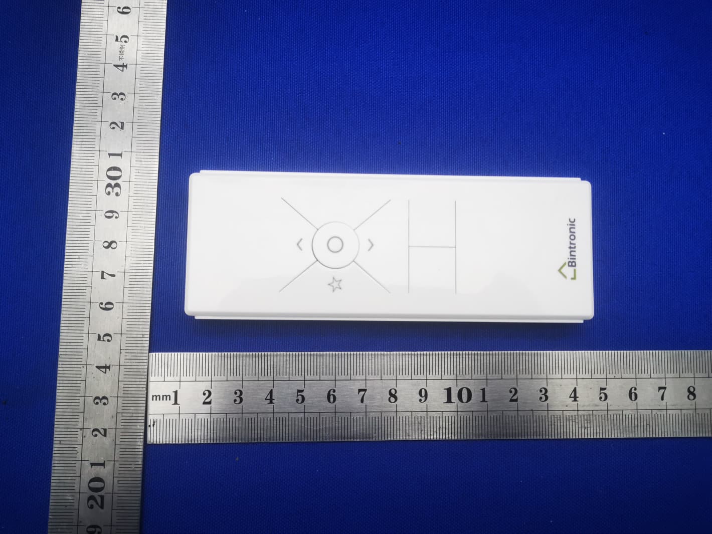 Curtain remote control - FCC ID 2AWV9BT-073 - Bintronic EnterpriseCo.,LTD