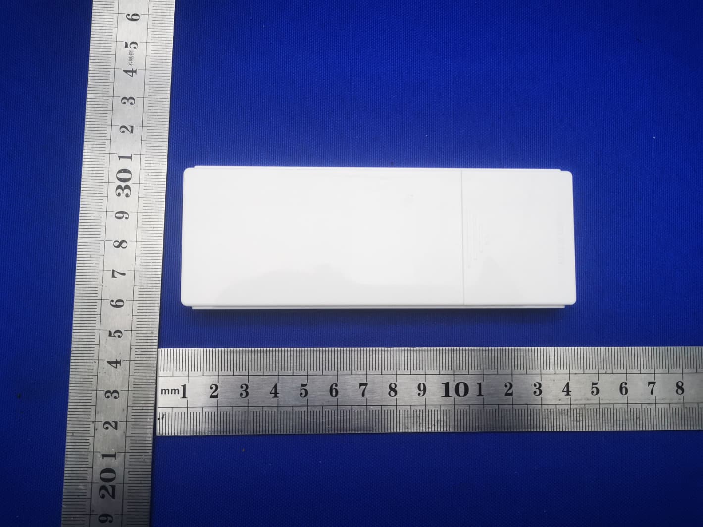 Curtain remote control - FCC ID 2AWV9BT-073 - Bintronic EnterpriseCo.,LTD (2)