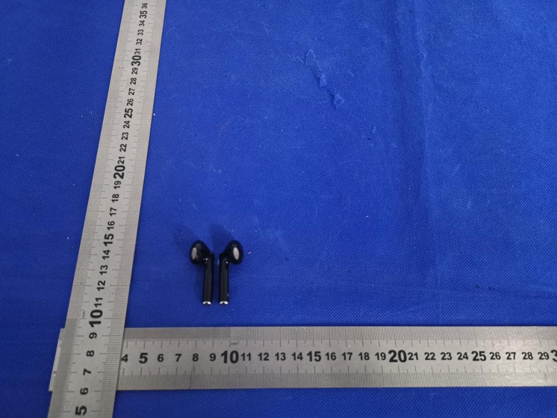 Bluetooth earphones - FCC ID 2AWXB-NOIRAY - Guangzhou Dongda Electronic Technology Company Limited (2)