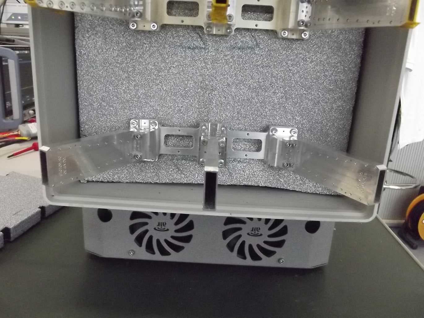 Air multipoint distribution system for ultra broadband internet - FCC ID 2AWXTAIRGRMP70803 - Globtel holding d.o.o.