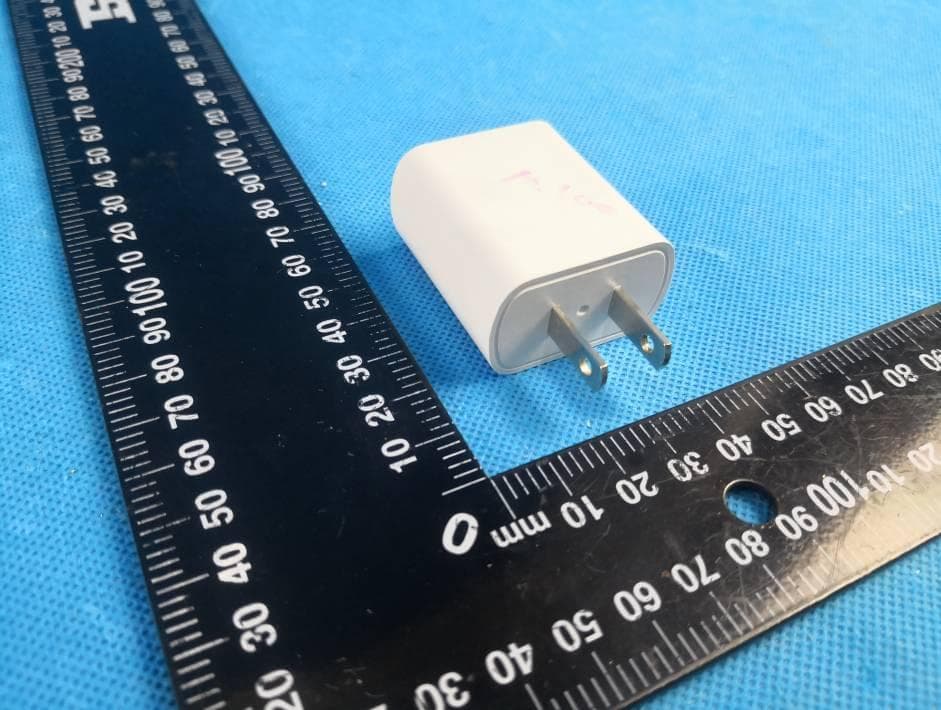 Tablet PC - FCC ID 2AWYT-TTBKB10 - TANOSHI INC (3)