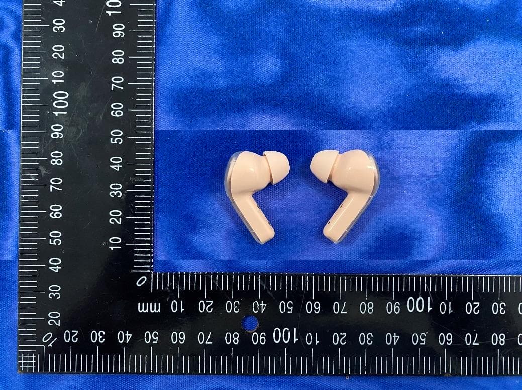 TWS EARBUDS - FCC ID 2AWZ8-AIR3 - Shenzhen Sonun Technology CO., LTD (5)