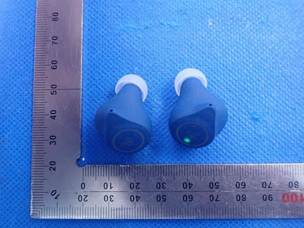 TWS Bluetooth Earphone - FCC ID 2AX2R-TWS08R - final Inc.