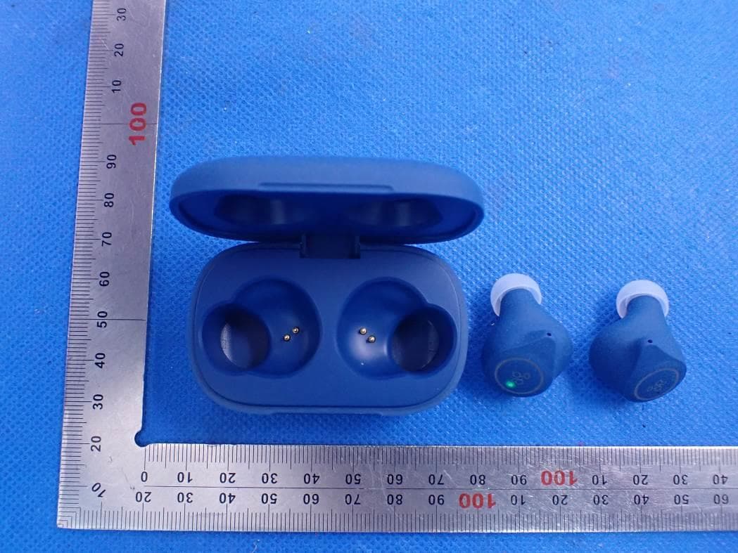 TWS Bluetooth Earphone - FCC ID 2AX2R-TWS08R - final Inc. (2)