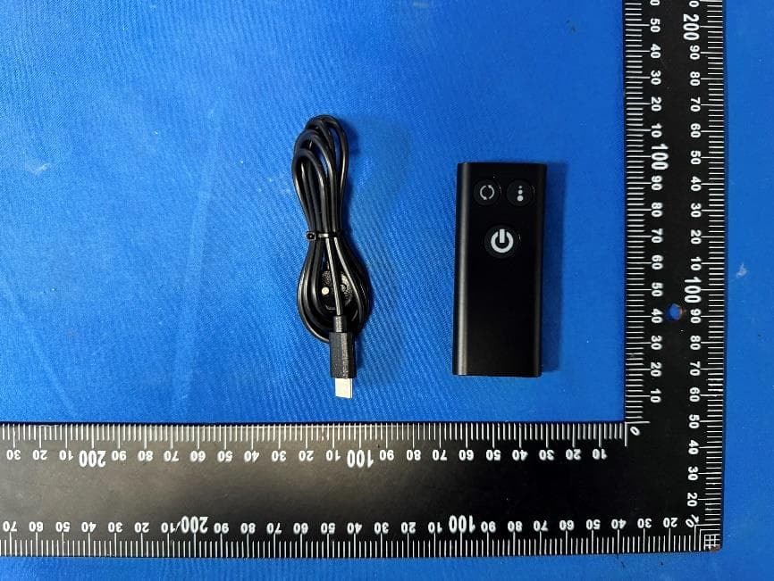 Remote control - FCC ID 2AX3V-321811 - EQOM Novelties Limited (4)