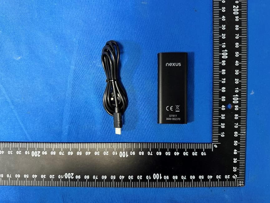 Remote control - FCC ID 2AX3V-321811 - EQOM Novelties Limited (3)
