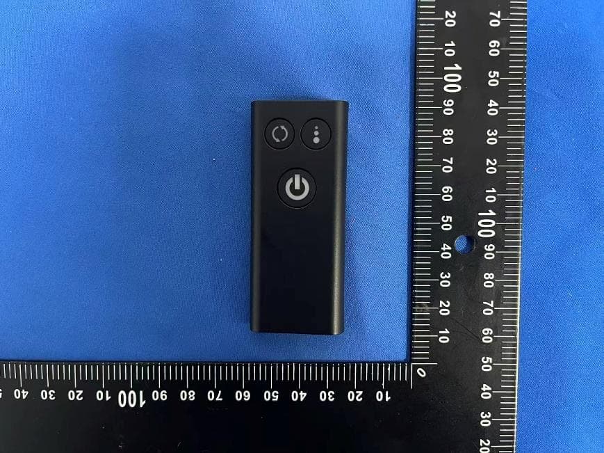Remote control - FCC ID 2AX3V-321811 - EQOM Novelties Limited (2)