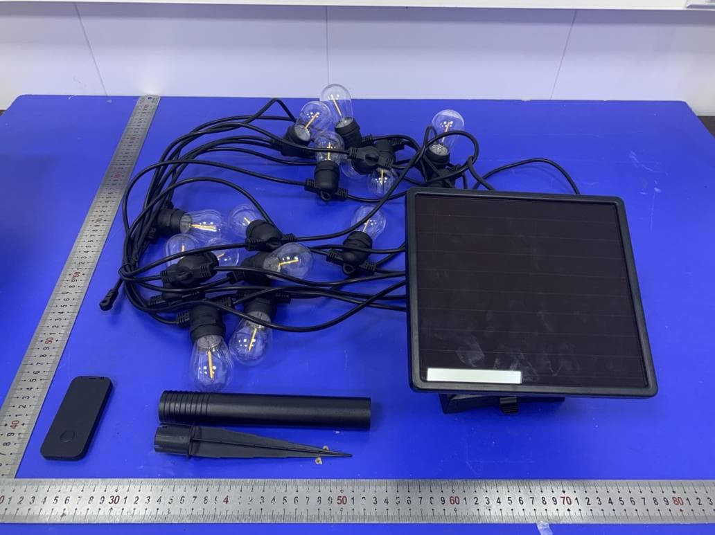 15 led solar string lights with remote control - FCC ID 2AX4R-101015 - Sunforce Products Inc. (4)