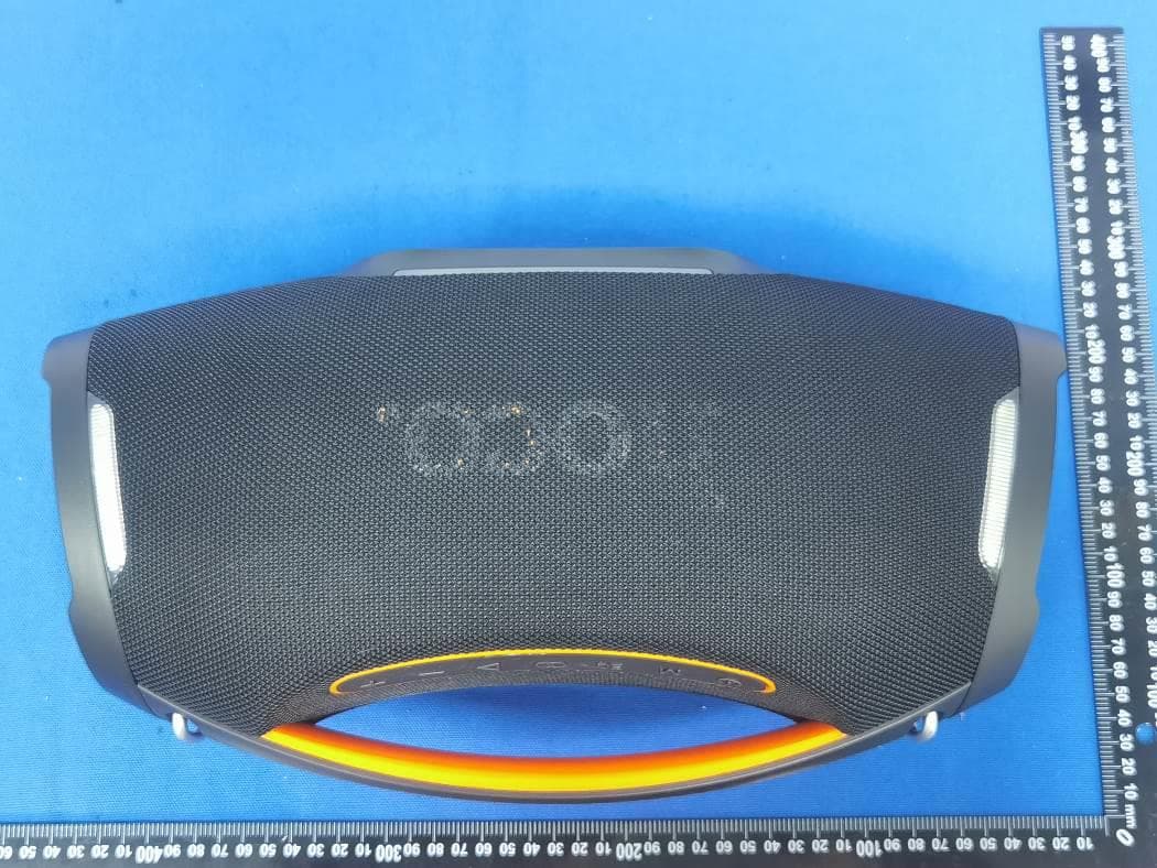 Portable Wireless Speaker - FCC ID 2AX4YBP05 - Shenzhen DOOGEE Hengtong Technology CO.,LTD (3)