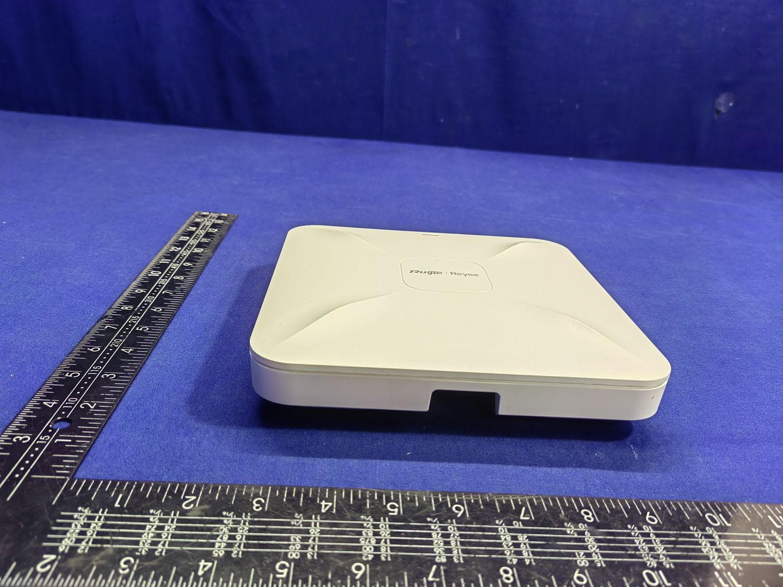 Wireless Access Point - FCC ID 2AX5J-RAP2200EV2 - Ruijie Networks Co., Ltd. (4)