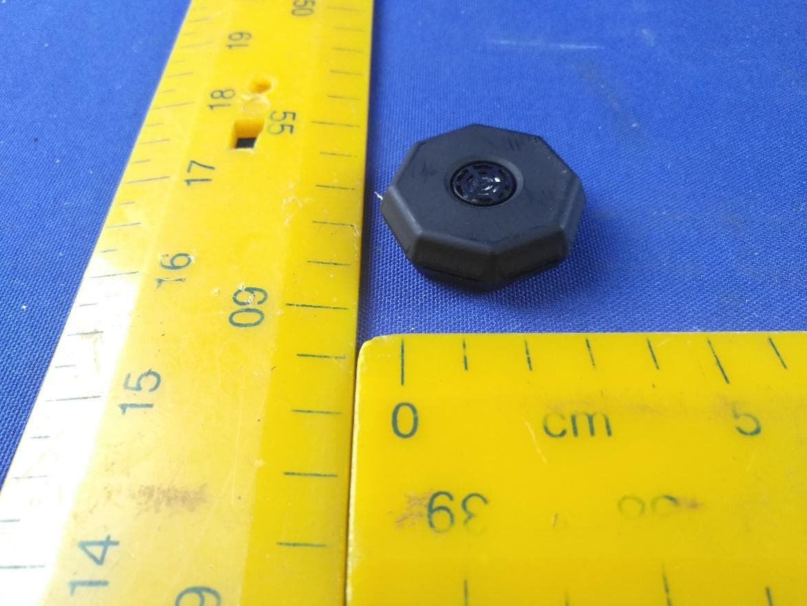Quantum RTLS Dot Compact Mobile Node - FCC ID 2AX6LQTMDMC10 - ZEROKEY Inc. (3)