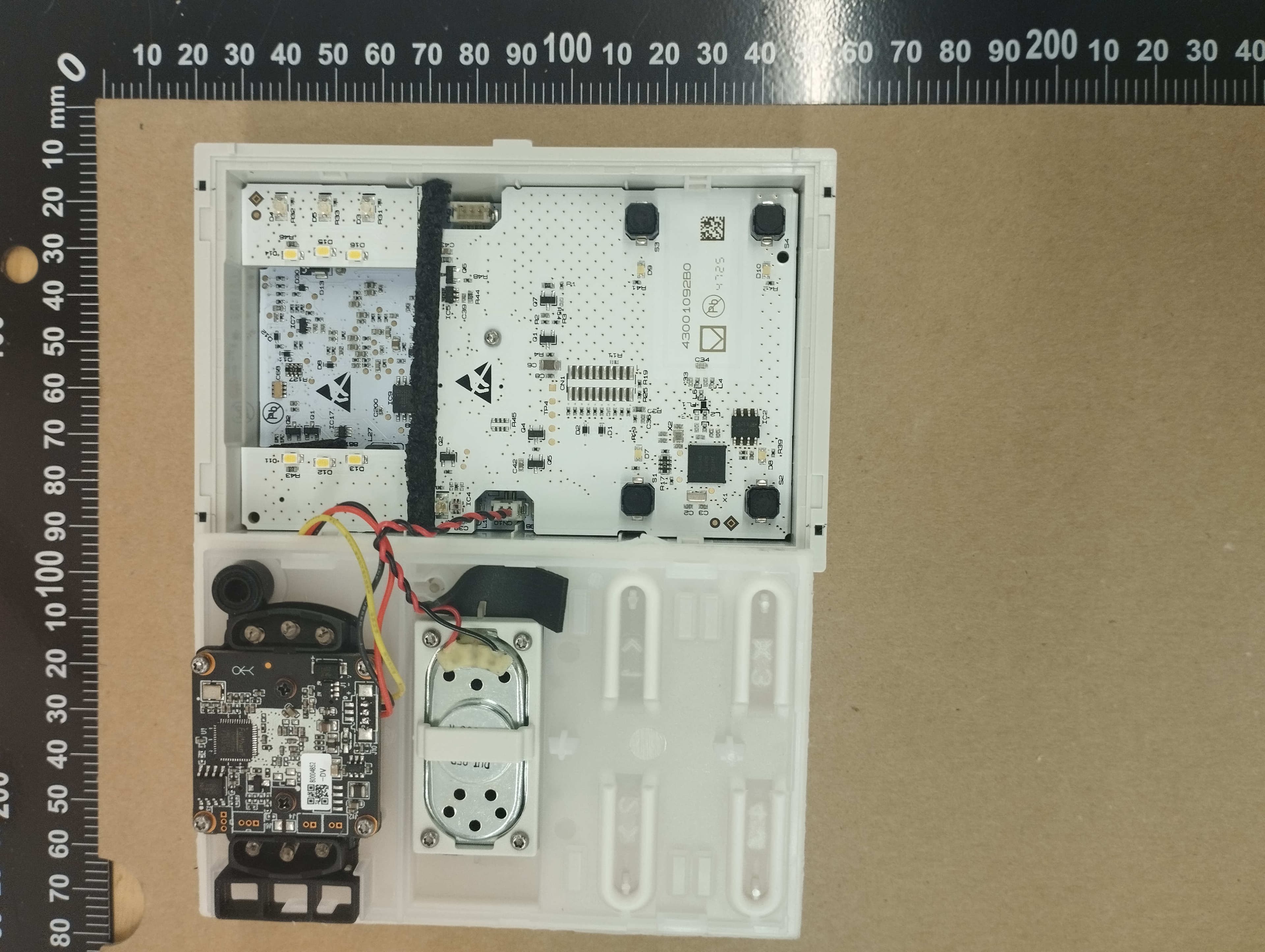 2F+ A/V unit + teleloop front - FCC ID 2AX78-41009-D1 - Vimar SpA