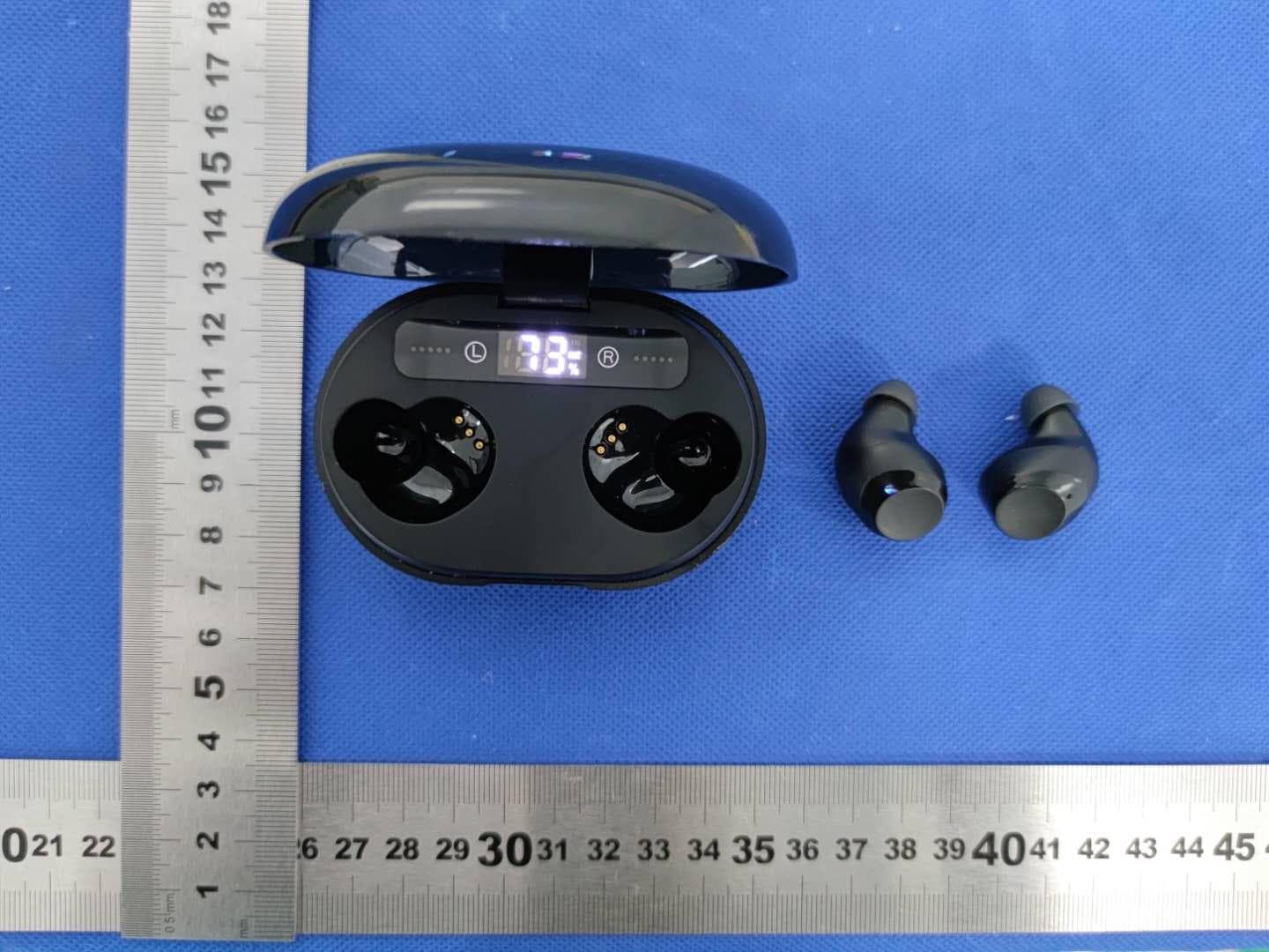 true wireless earbuds - FCC ID 2AX8V-BKATW7 - Emerge Technologies.lnc (2)