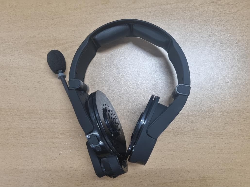 900MHz Wireless Headset - FCC ID 2AX9C-00005220 - CoachComm LLC (3)