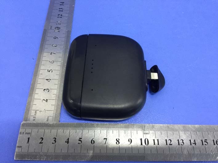 Bluetooth earbuds charger - FCC ID 2AX9S-RCBUDS - Molonlave group LLC (3)