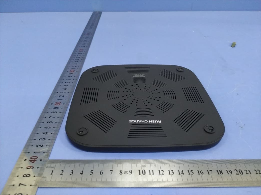 Wireless pad - FCC ID 2AX9S-RCWPA - Molonlave group LLC (3)