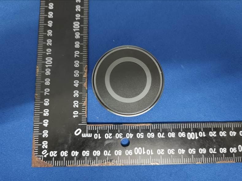 Car Wireless Charger Phone Holder - FCC ID 2AXBV-W11 - Shenzhen Hengyehui Technology Company Limited (3)