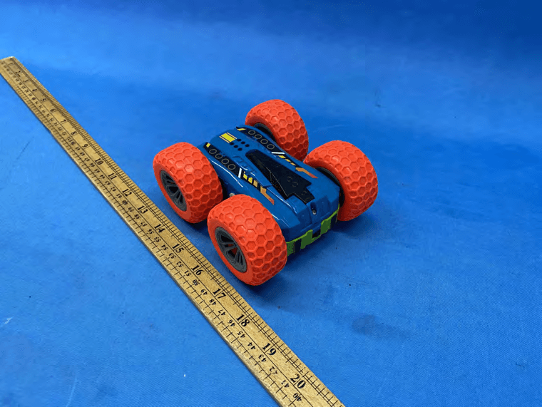 Flip & Lightup Stunt Car - FCC ID 2AXCH665356RX - The Hamleys Group Ltd (2)