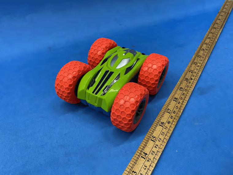 Flip & Lightup Stunt Car - FCC ID 2AXCH665356RX - The Hamleys Group Ltd