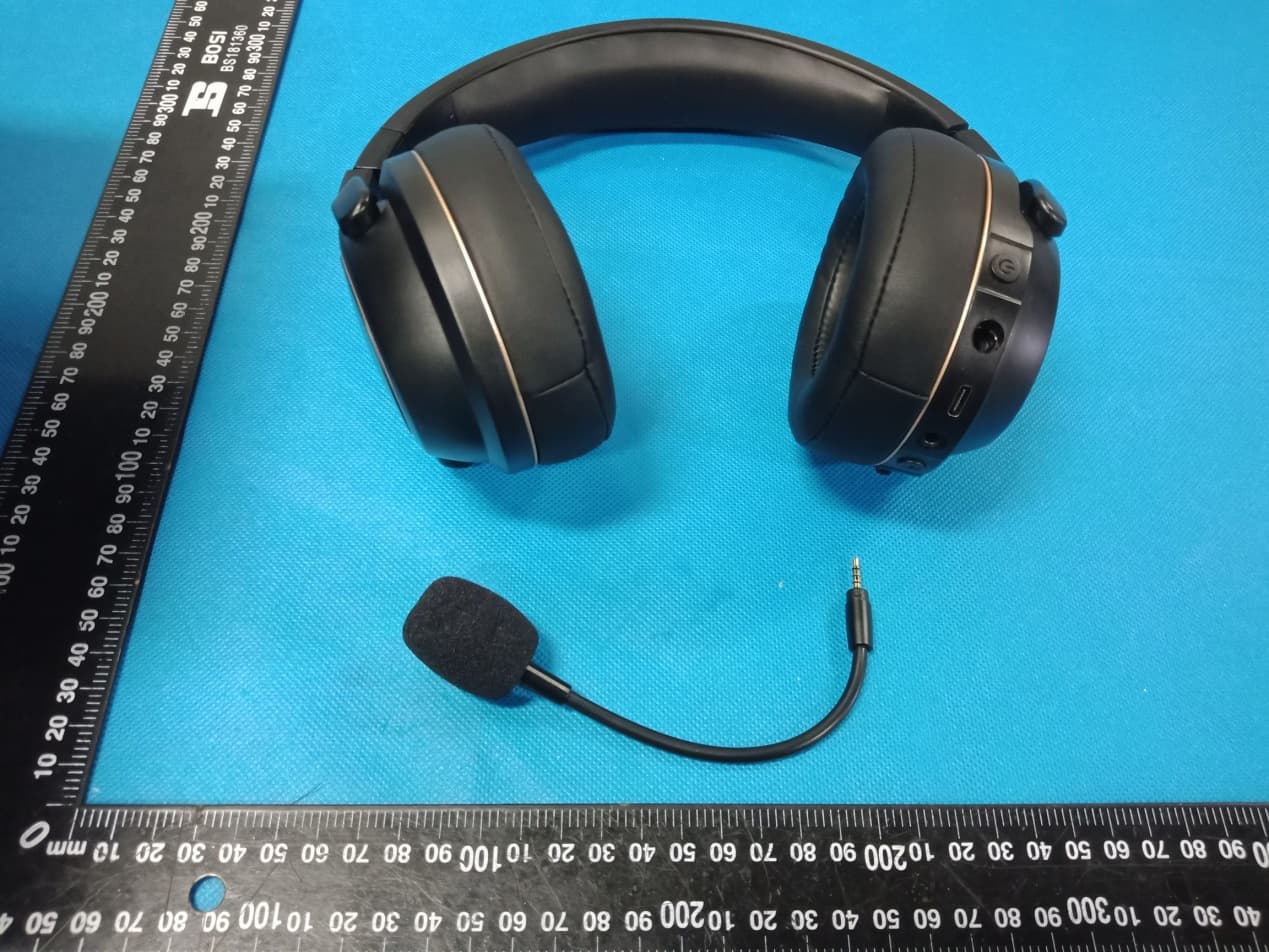 G01 wireless game headset - FCC ID 2AXCY-G01RX - Dongguan Desheng Industrial Co., Ltd