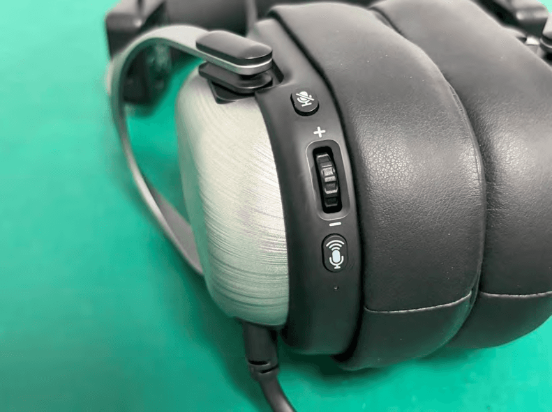Wireless Headphone - FCC ID 2AXCY-T10WIRELESS - Dongguan Desheng Industrial Co., Ltd (1)