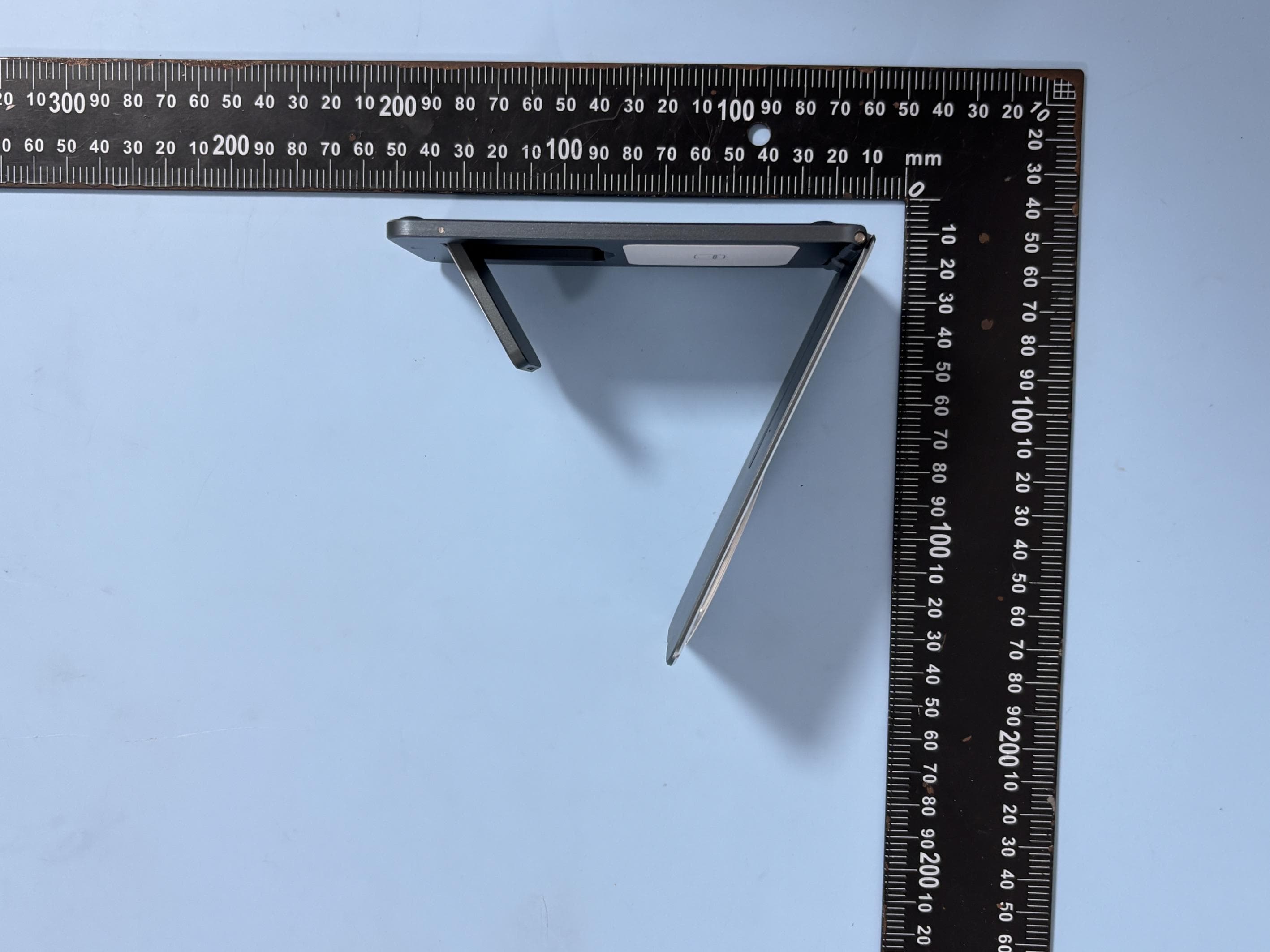 3 IN 1 WIRELESS CHARGER - FCC ID 2AXEX-C6 - Shenzhen Lidian Technology Co. Ltd (2)